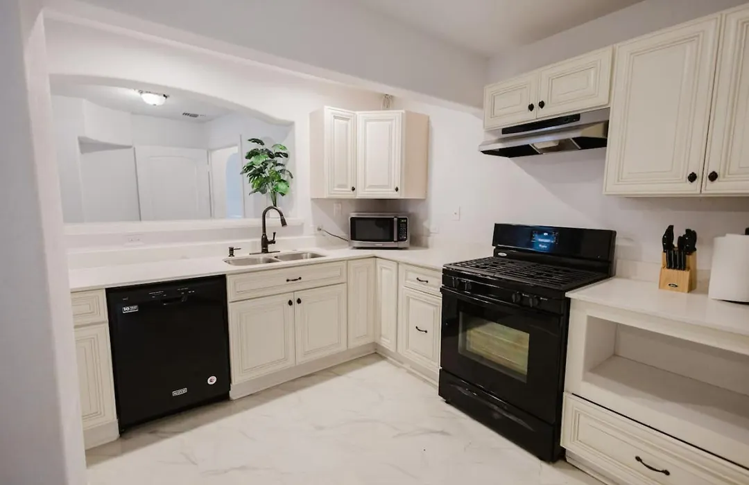 Stunning 6Br Victorian Sleeps 25-1