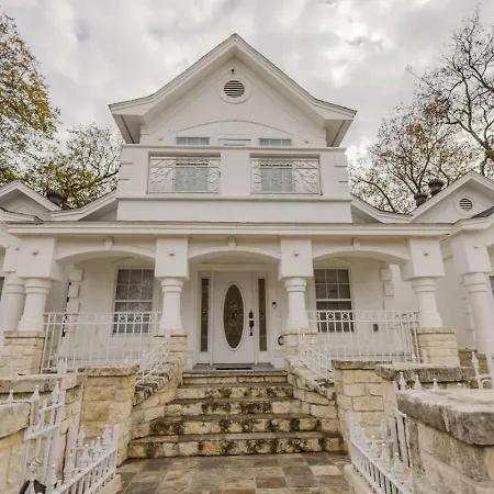 Stunning 6Br Victorian Sleeps 25-3